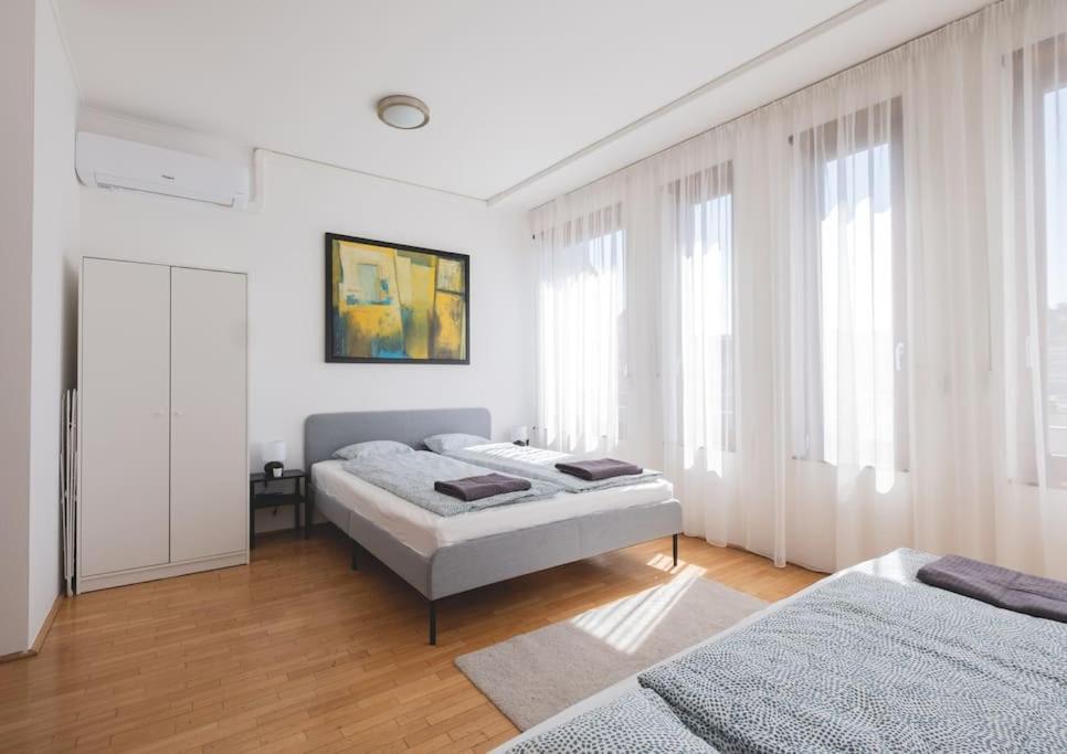 Apartmán Bright Downtown Balcony Retreat Budapešť Exteriér fotografie